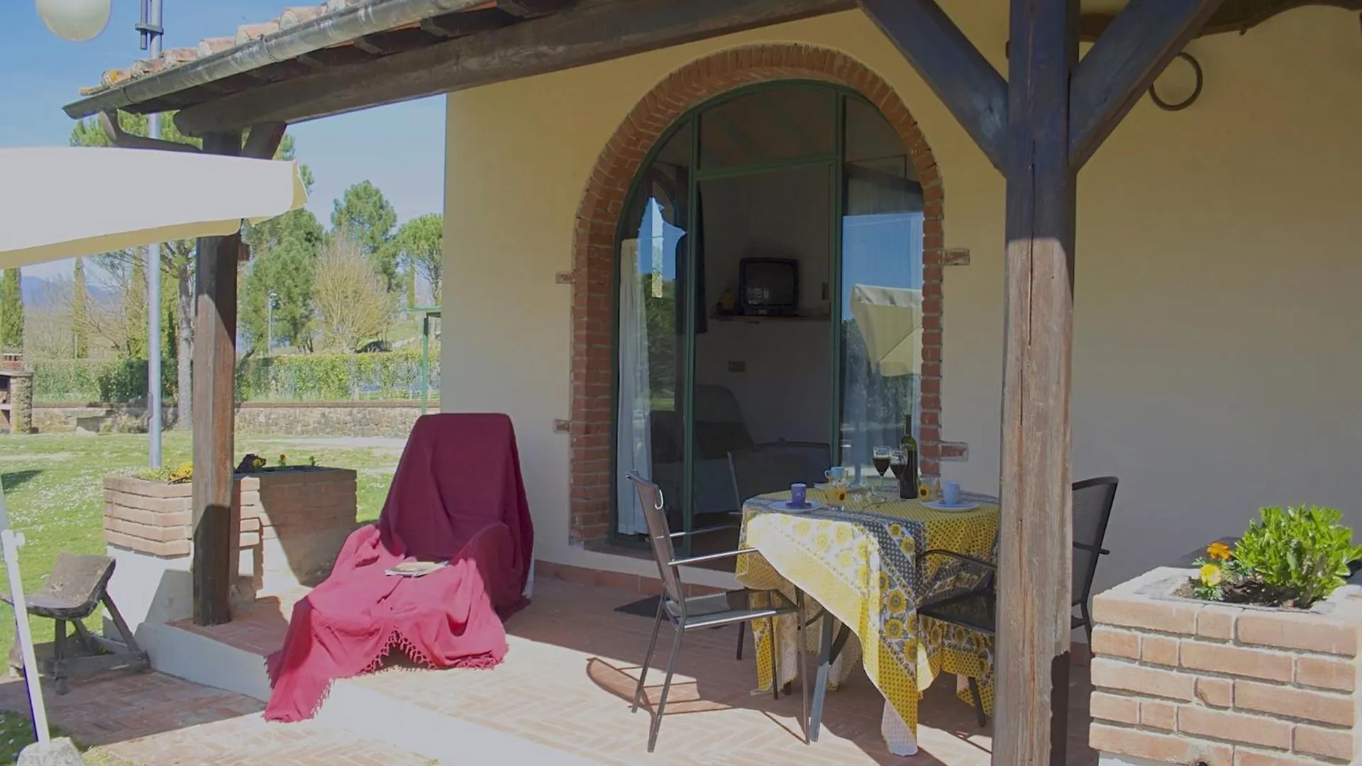 Holiday home Aesthetic Farmhouse In Bucine With Barbecue Italy